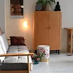 Daire Cozy Two-bedroom Close To The Center *