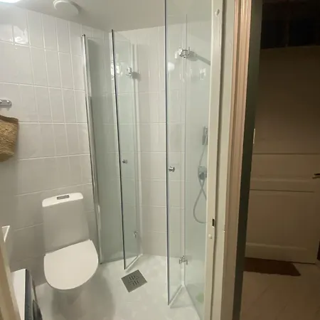 Cozy Two-bedroom Close To The Center Huoneisto
