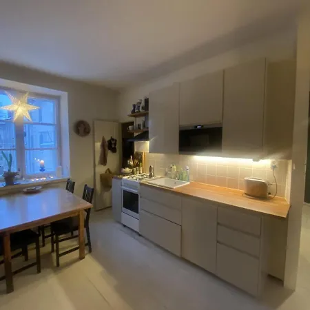 Cozy Two-bedroom Close To The Center Huoneisto *