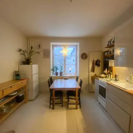 Cozy Two-bedroom Close To The Center *