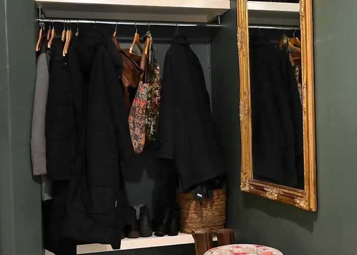 Cozy Two-bedroom Close To The Center