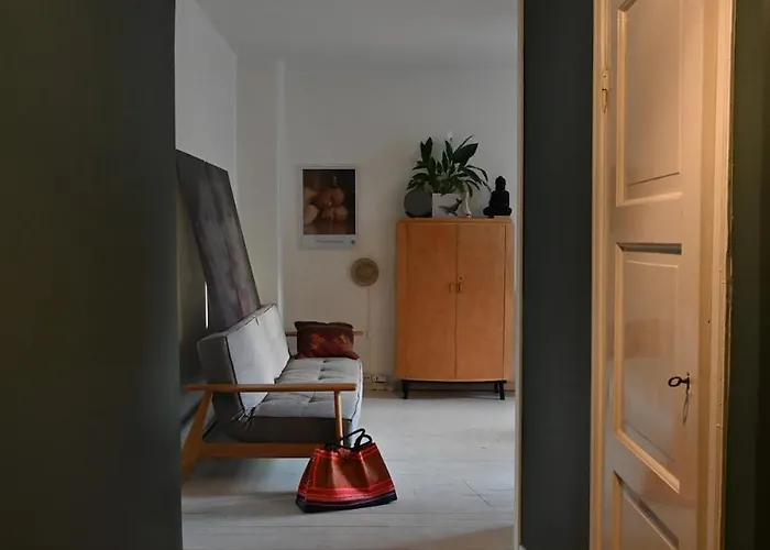 Cozy Two-bedroom Close To The Center *