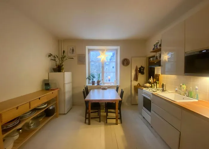 Cozy Two-bedroom Close To The Center *